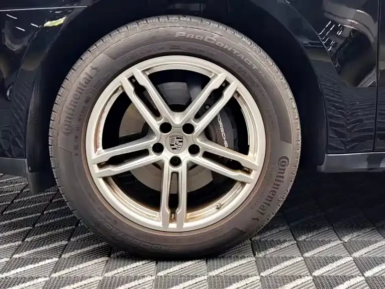 Porsche Macan — фото 8