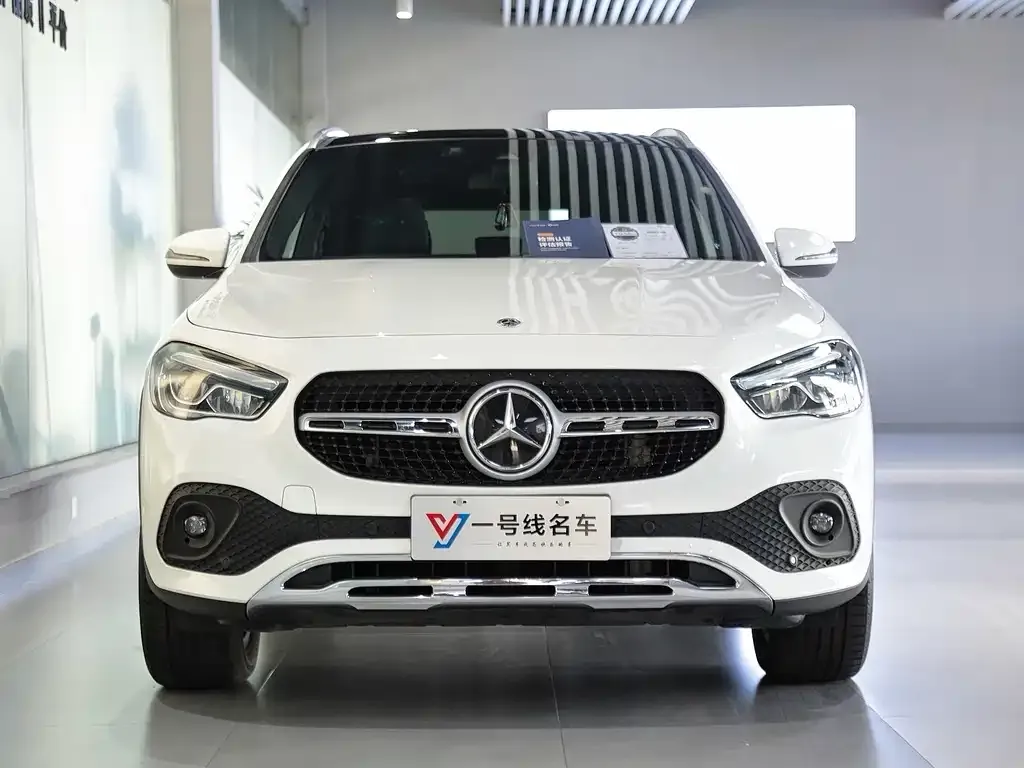Mercedes-Benz GLA — фото 1