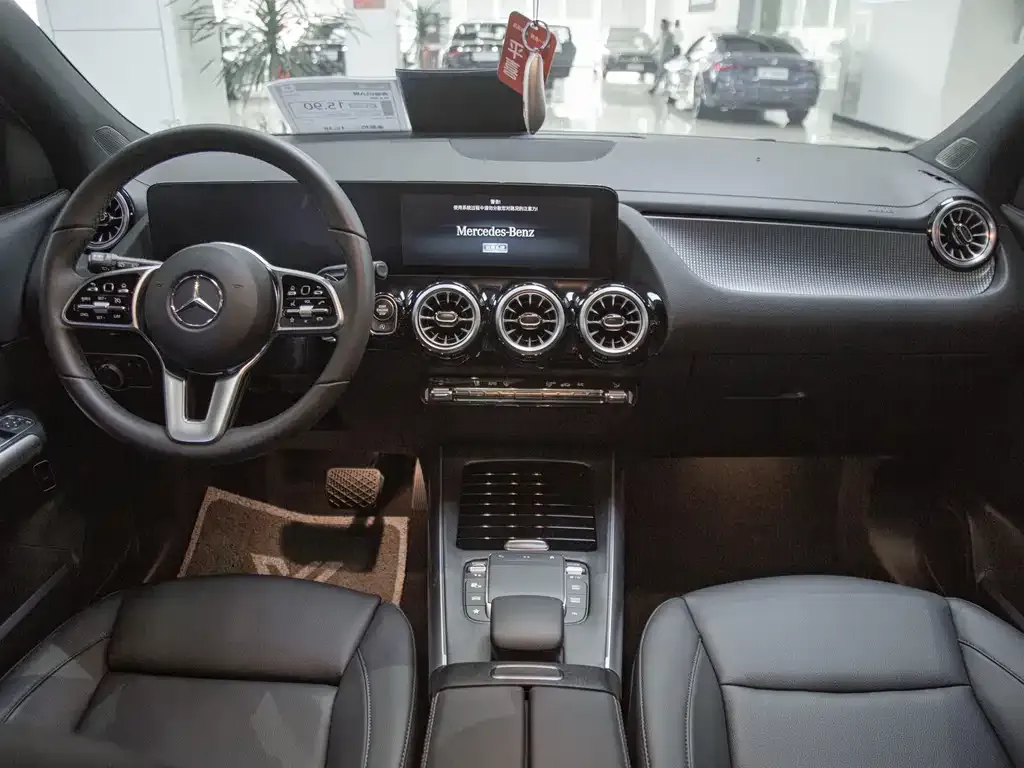 Mercedes-Benz GLA — фото 10