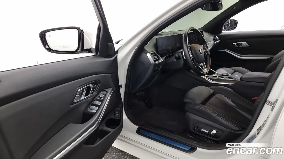 BMW 3-Series 2023 из KR, фото 10
