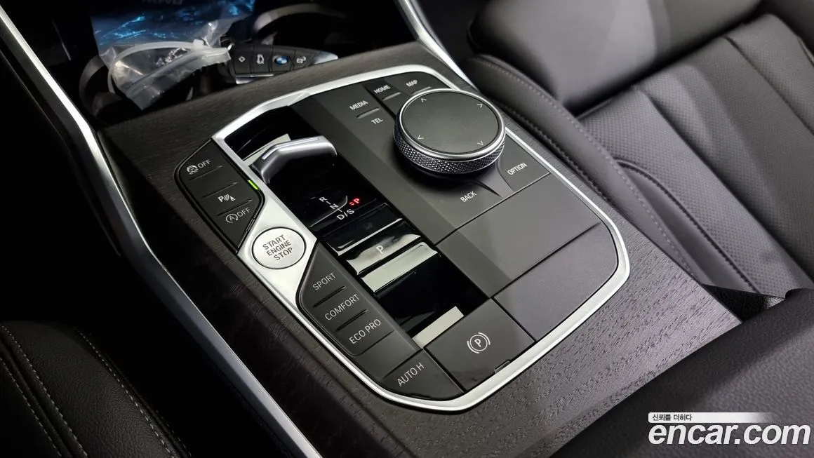 BMW 3-Series 2023 из KR, фото 9