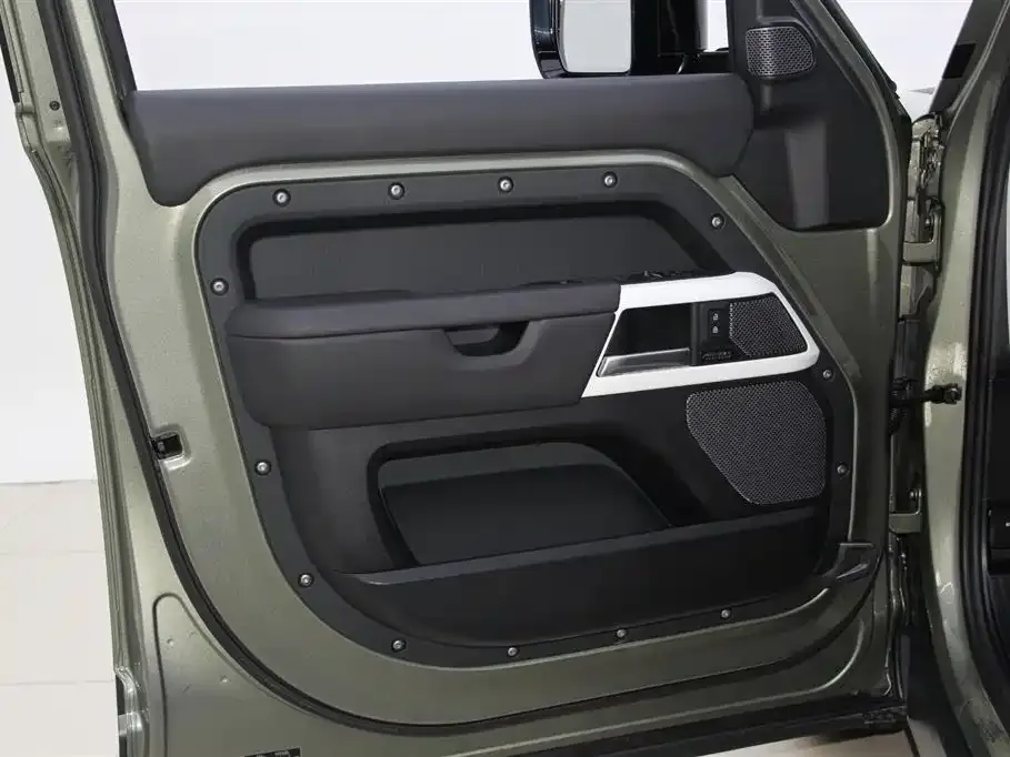 Land Rover Defender 2025 из CN, фото 9