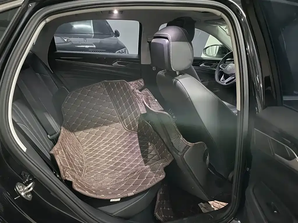 Volkswagen Passat 2025 из CN, фото 10