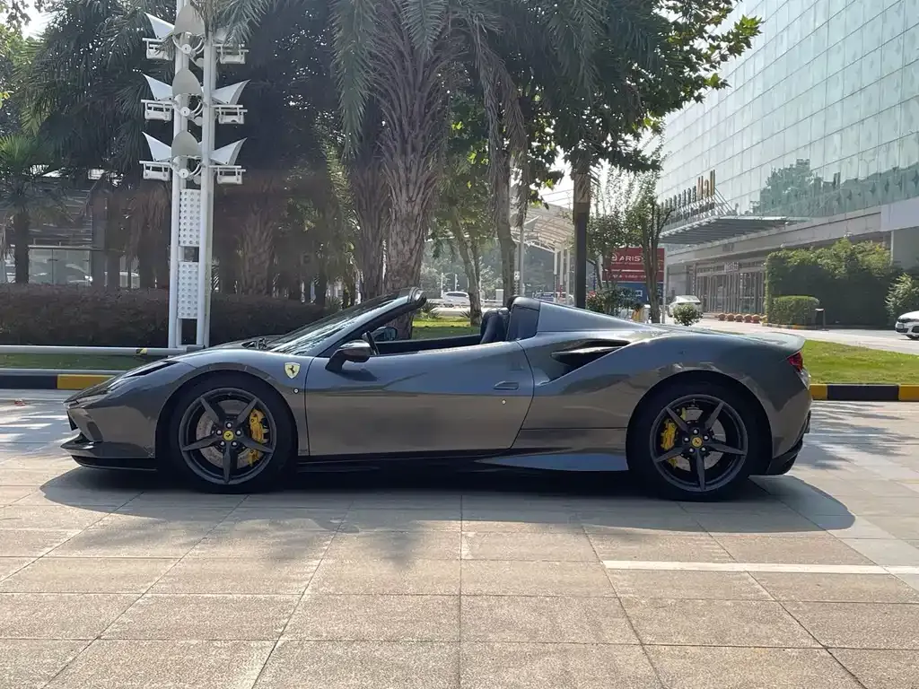 Ferrari F8 — фото 8