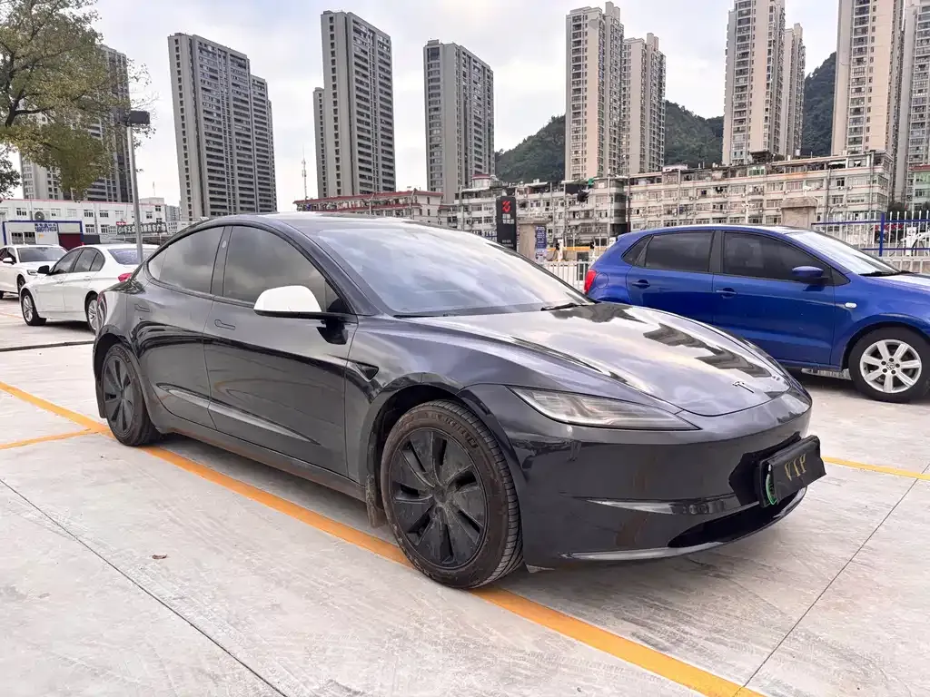 Tesla Model 3 — фото 2