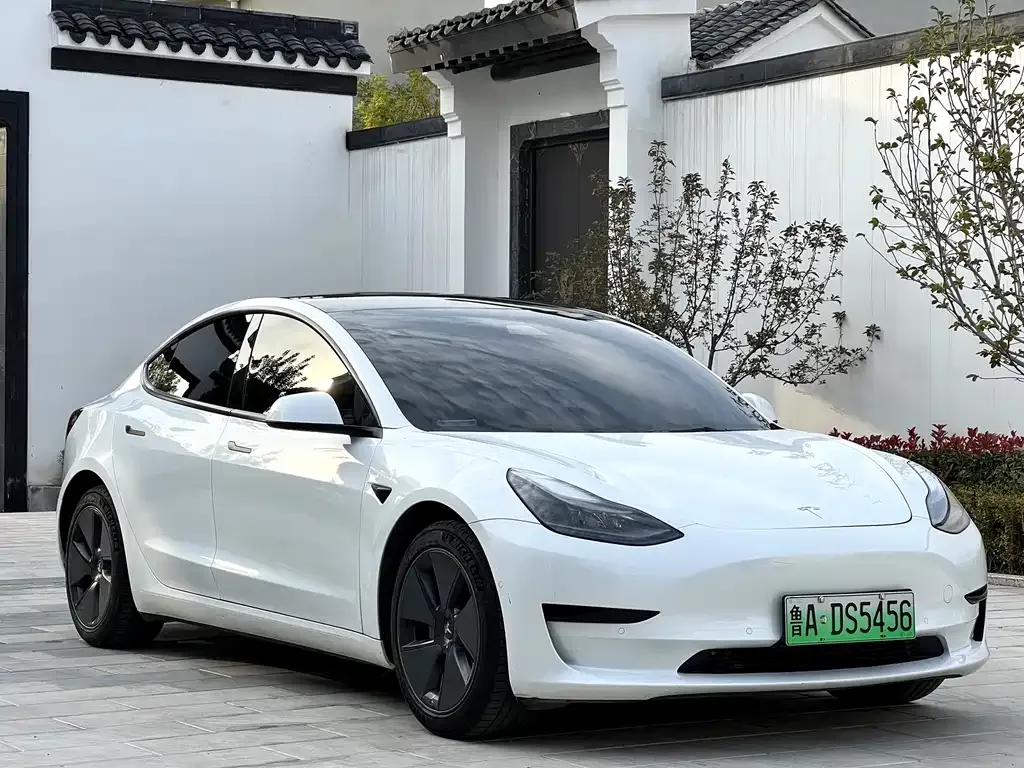 Tesla Model 3 — фото 3