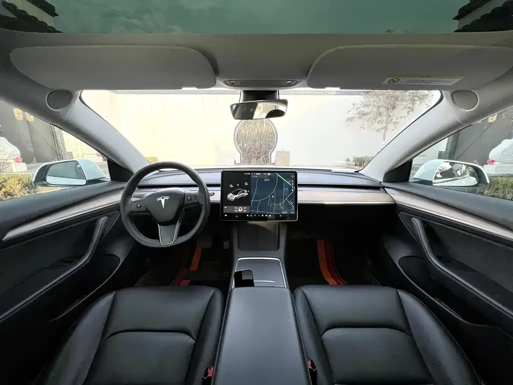 Tesla Model 3 — фото 6
