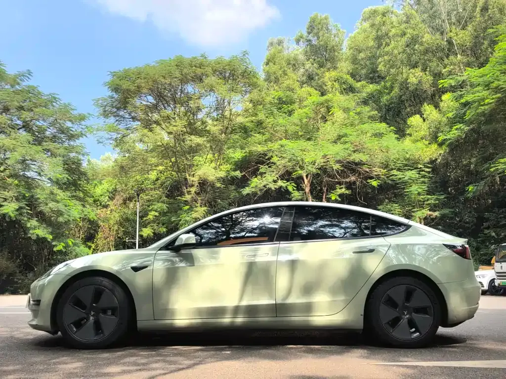 Tesla Model 3 — фото 3