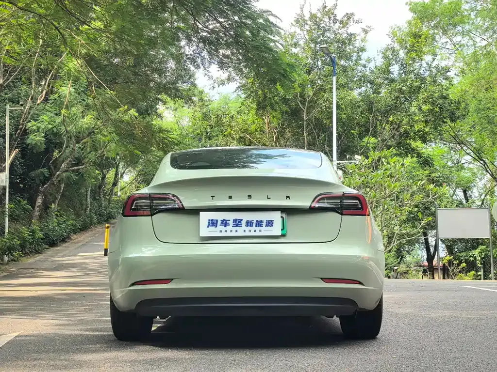 Tesla Model 3 — фото 4