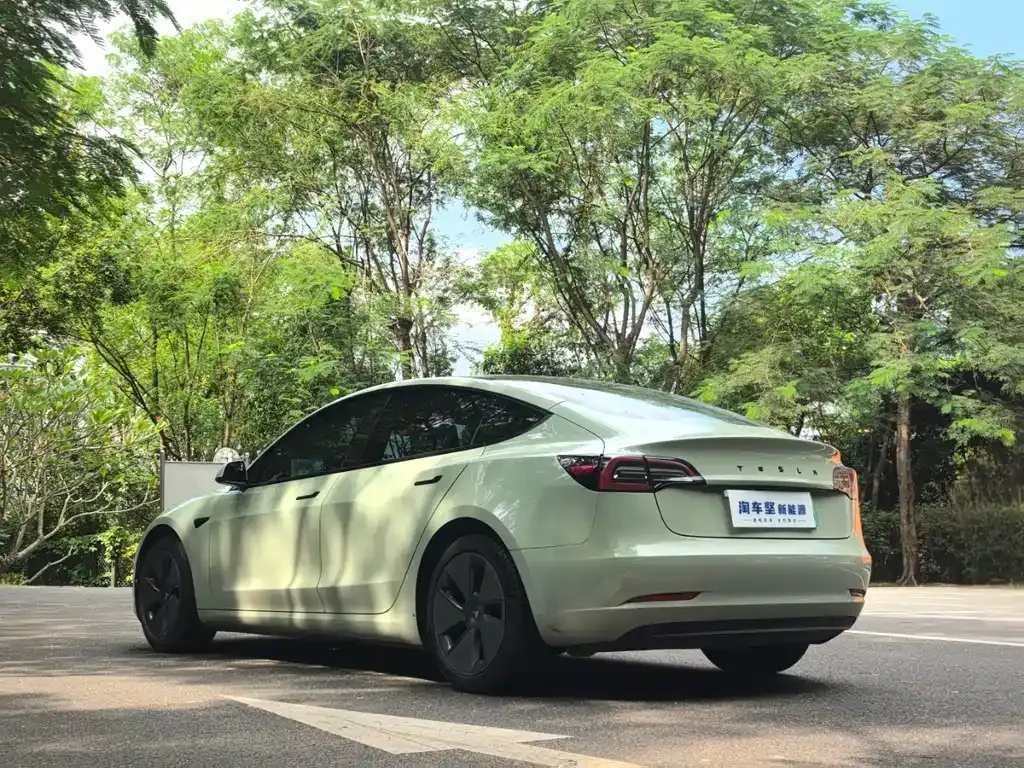 Tesla Model 3 — фото 5