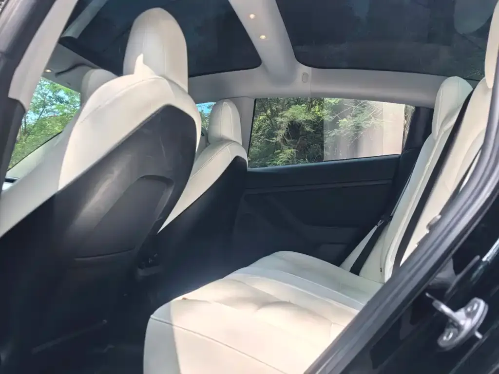 Tesla Model 3 — фото 8