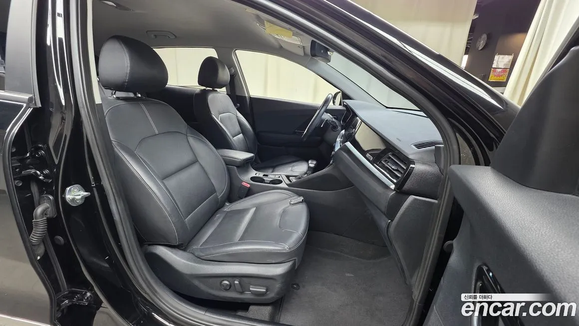 Kia Niro — фото 10
