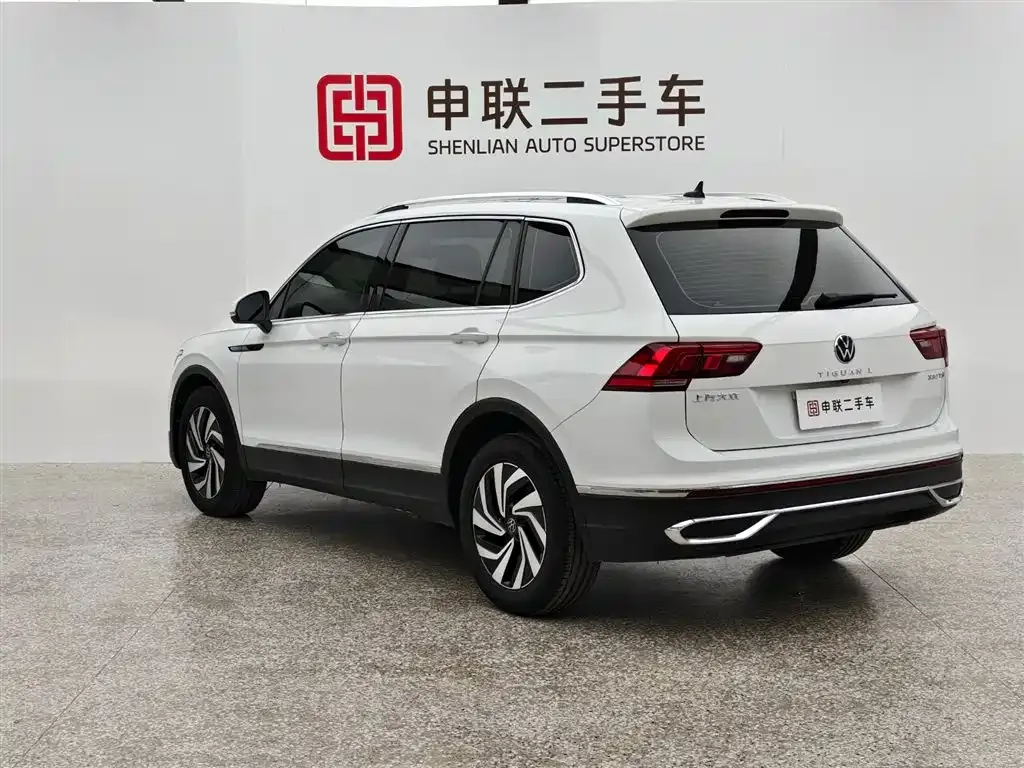 Volkswagen Tiguan L — фото 2