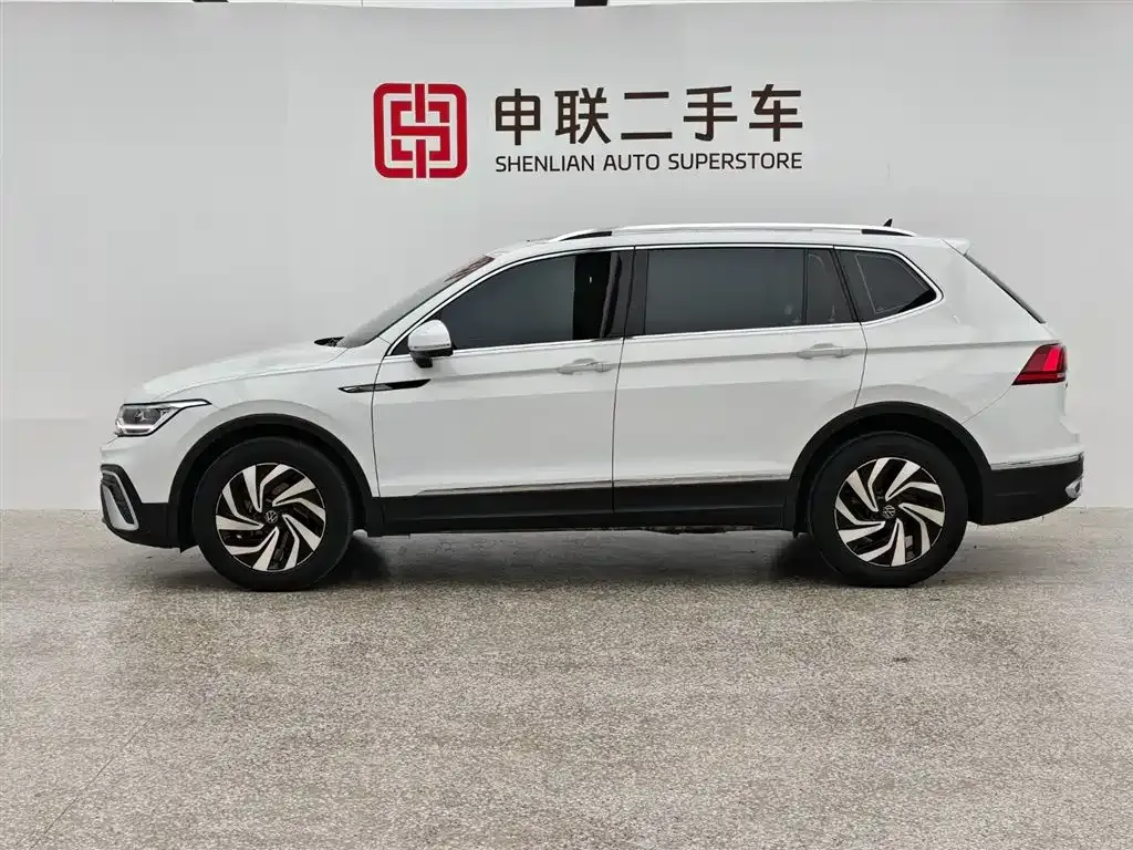 Volkswagen Tiguan L — фото 3