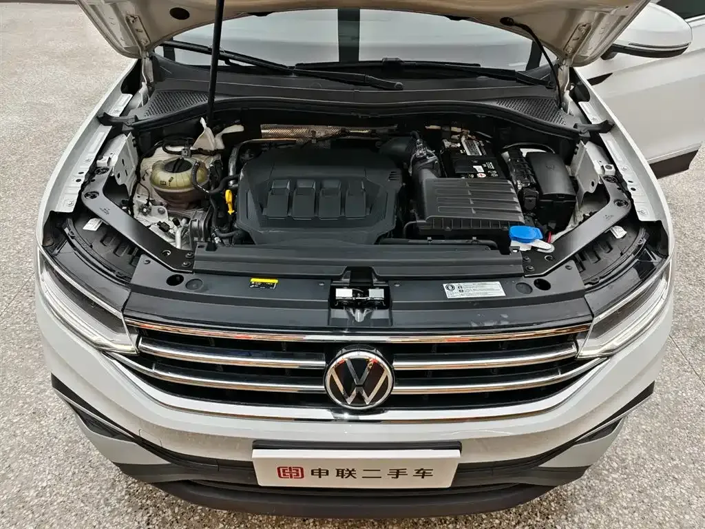 Volkswagen Tiguan L — фото 6