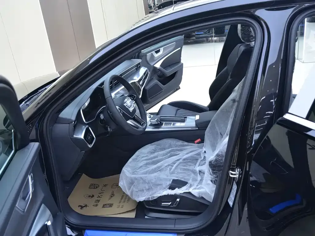 Audi A6L 2025 из CN, фото 4