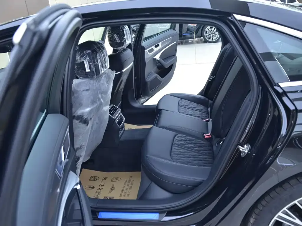 Audi A6L 2025 из CN, фото 5