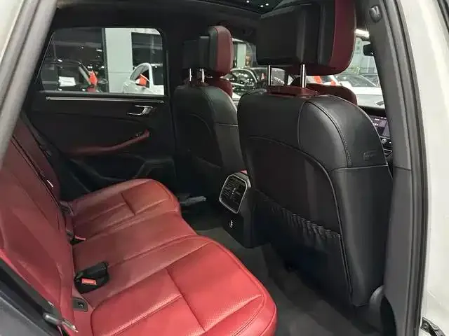 Porsche Macan 2023 из CN, фото 10