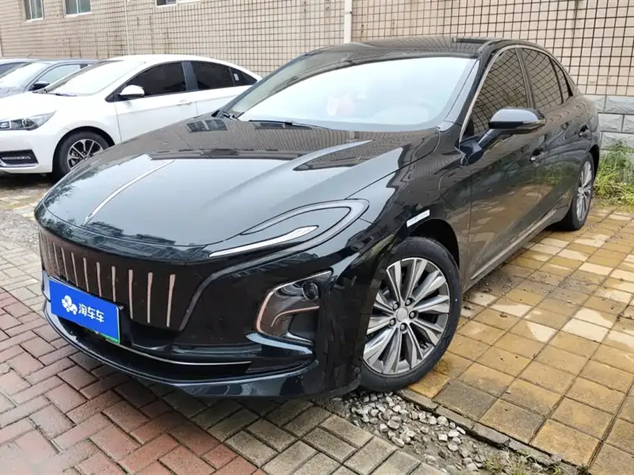 Hongqi E-QM5 — фото 1