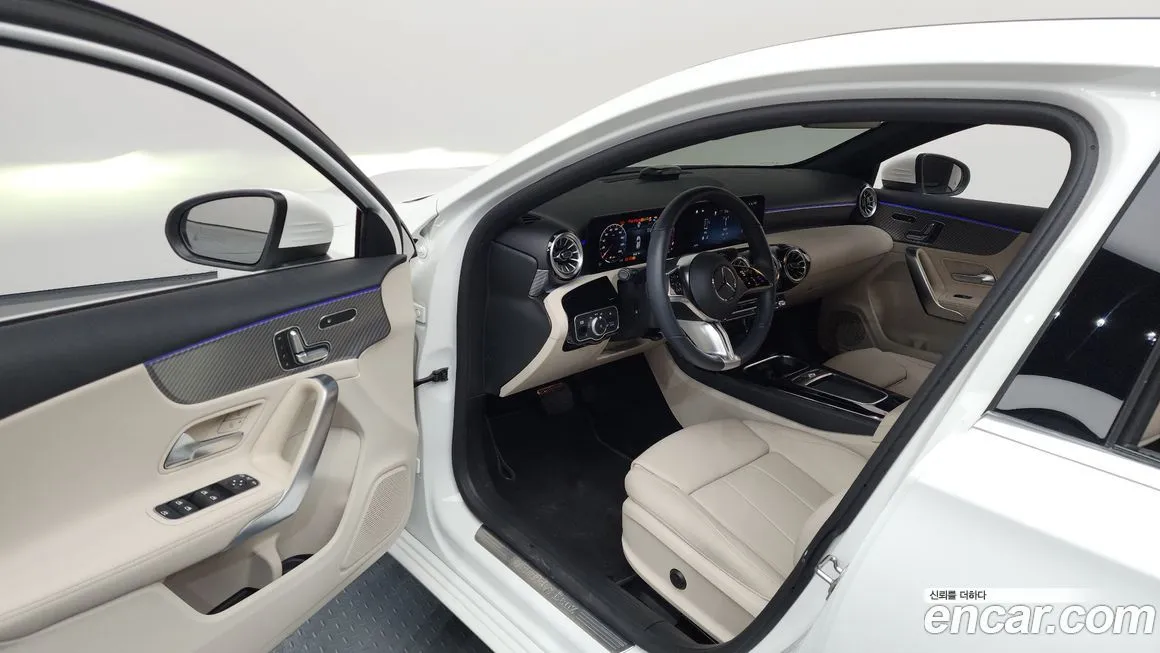 Mercedes-Benz A-Class — фото 10