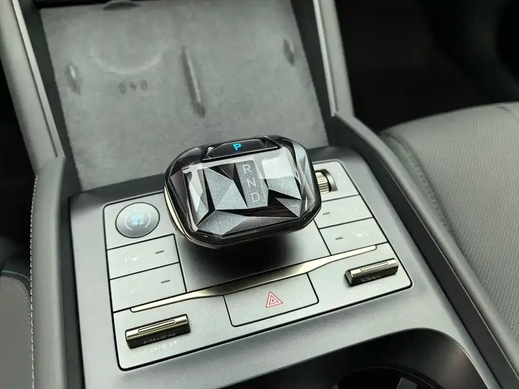 BYD Qin L 2025 из CN, фото 7