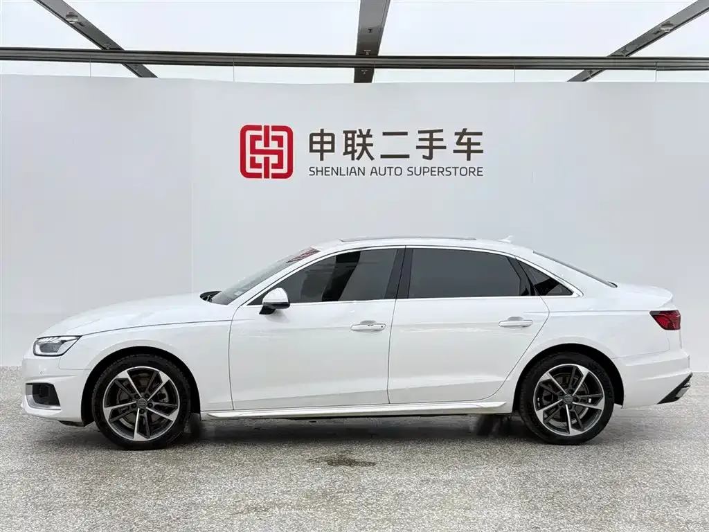 Audi A4L 2021 из CN, фото 4