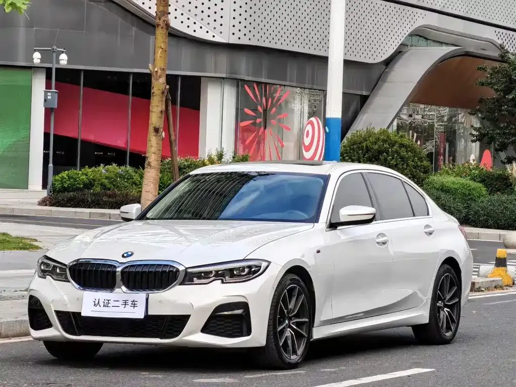 BMW 3 Series 2022 из CN, фото 1