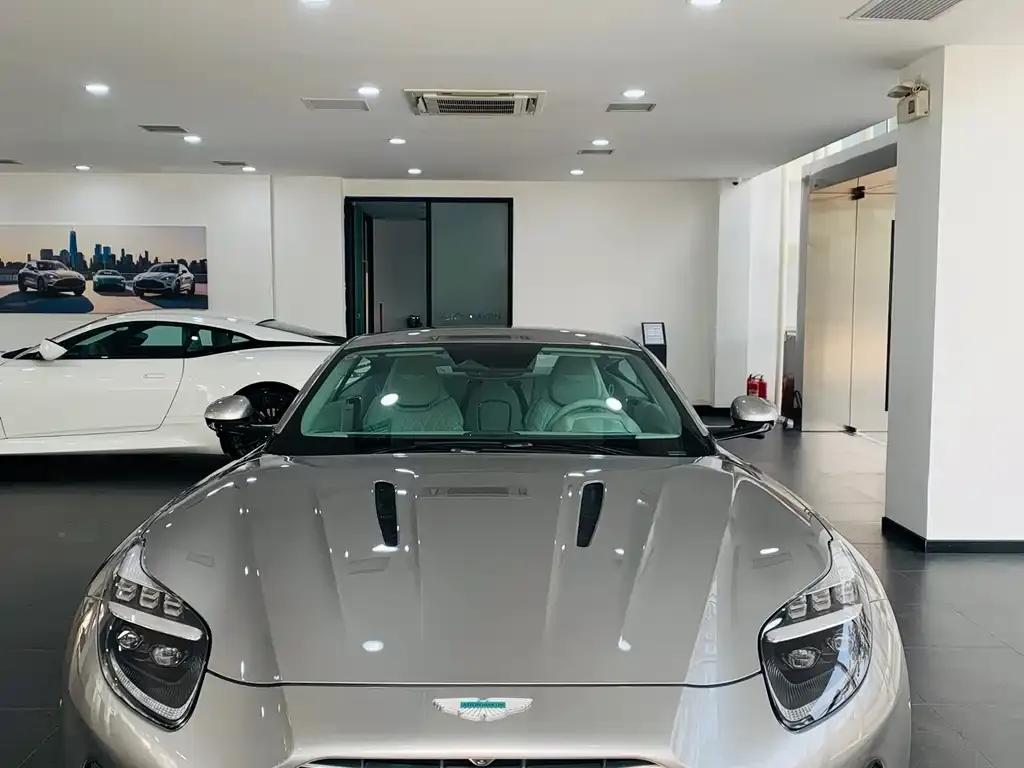 Aston Martin DB12 2025 из CN, фото 2