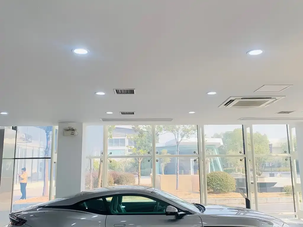 Aston Martin DB12 2025 из CN, фото 3