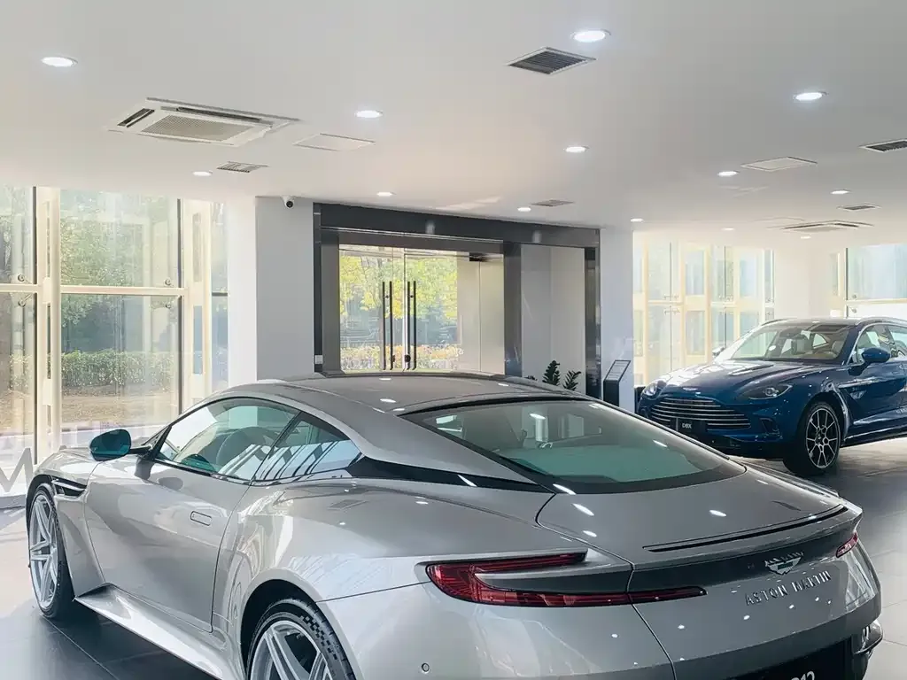 Aston Martin DB12 2025 из CN, фото 4