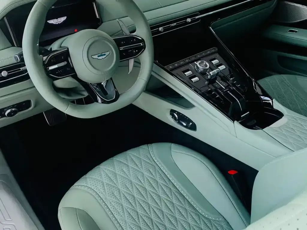 Aston Martin DB12 2025 из CN, фото 5