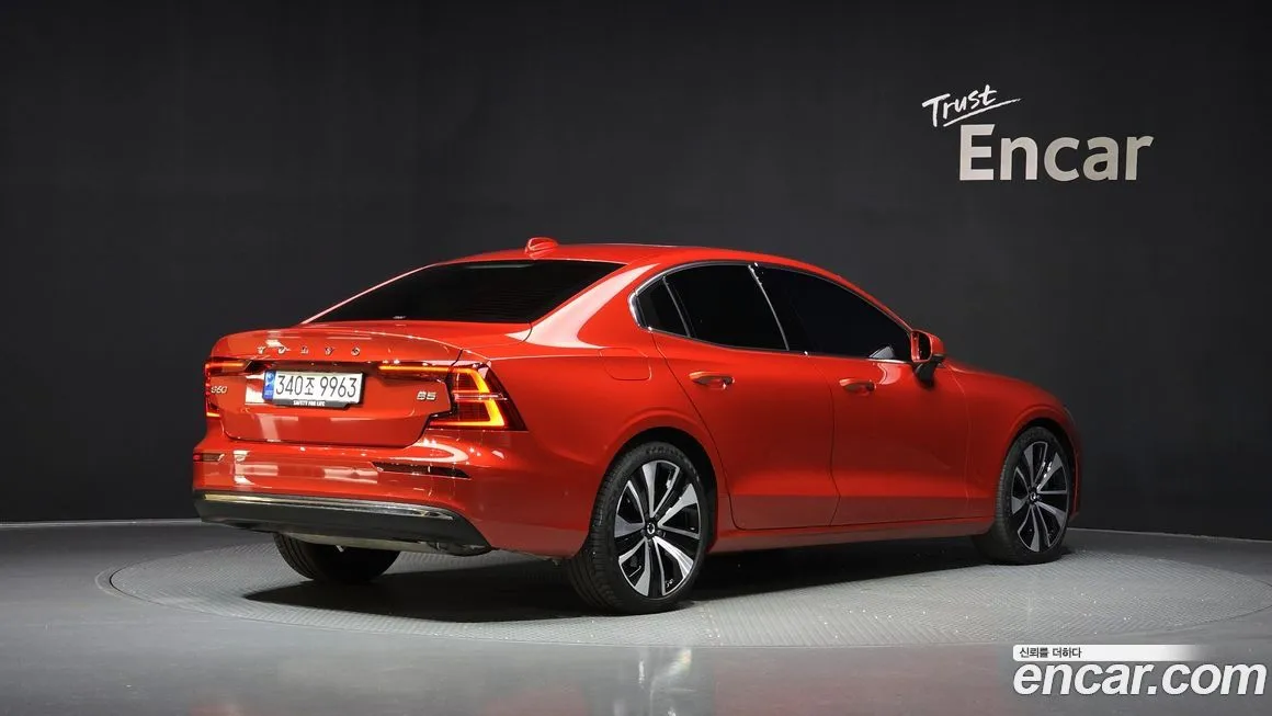Volvo S60 2023 из KR, фото 2