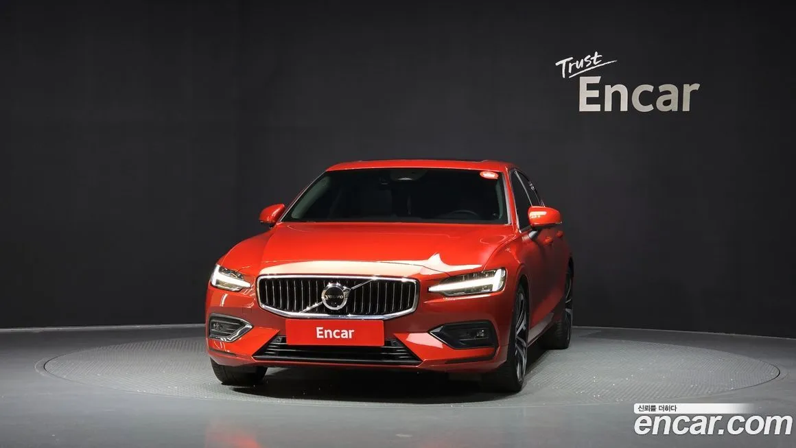 Volvo S60 2023 из KR, фото 3