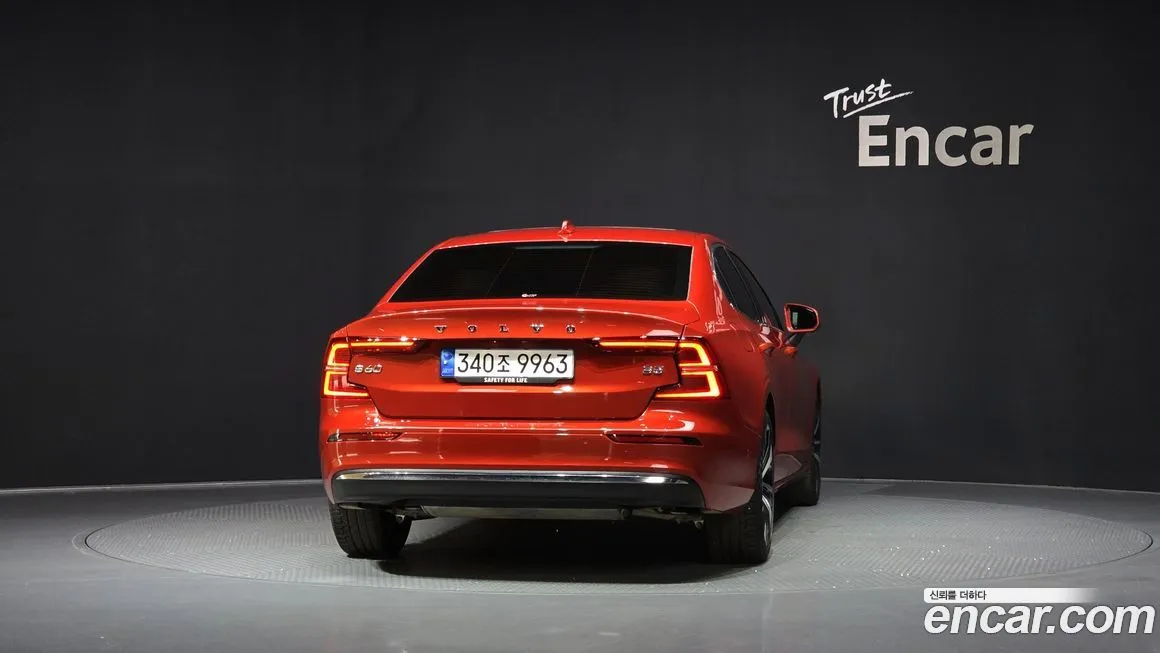 Volvo S60 2023 из KR, фото 4