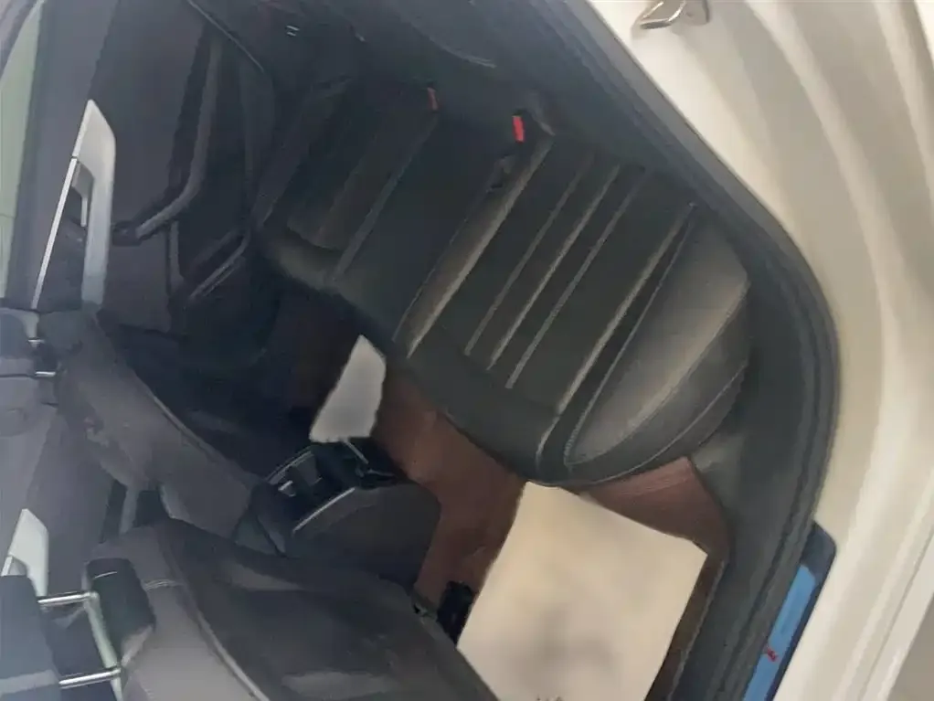 Audi A4L 2022 из CN, фото 10