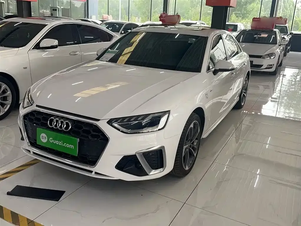 Audi A4L 2022 из CN, фото 2