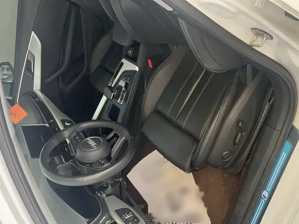 Audi A4L 2022 из CN, фото 9