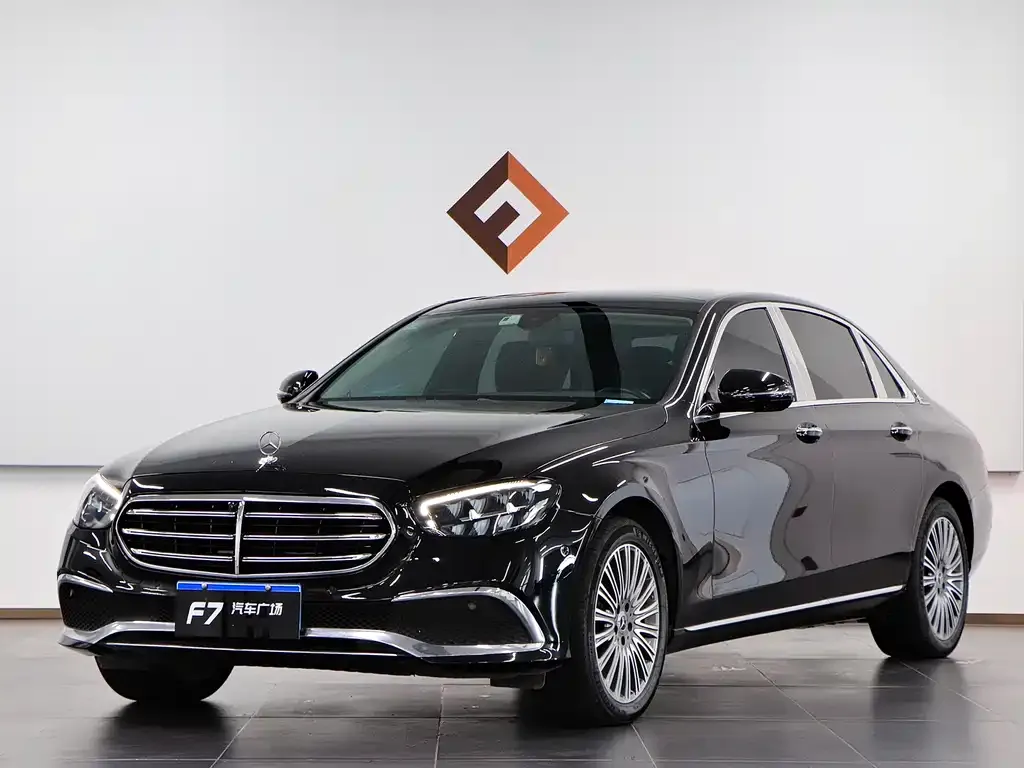 Mercedes-Benz E-Class — фото 1