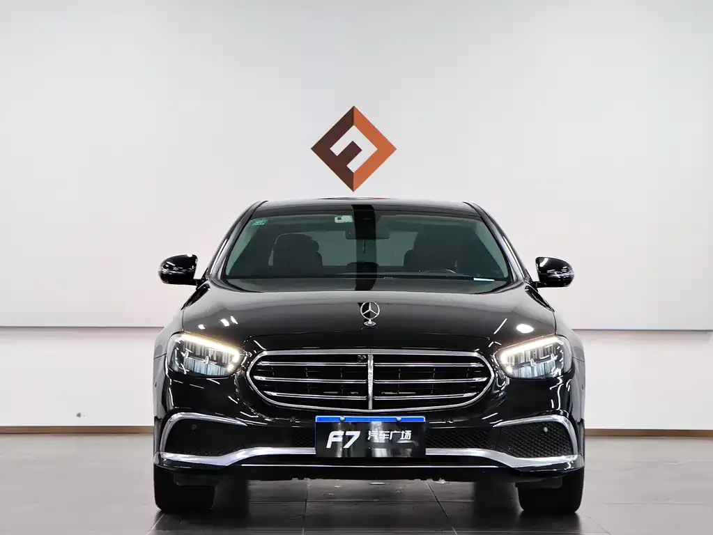Mercedes-Benz E-Class — фото 2