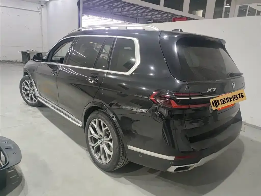 BMW X7 — фото 9