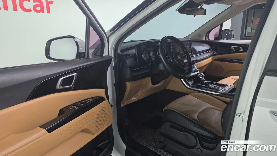 Kia Carnival — фото 10