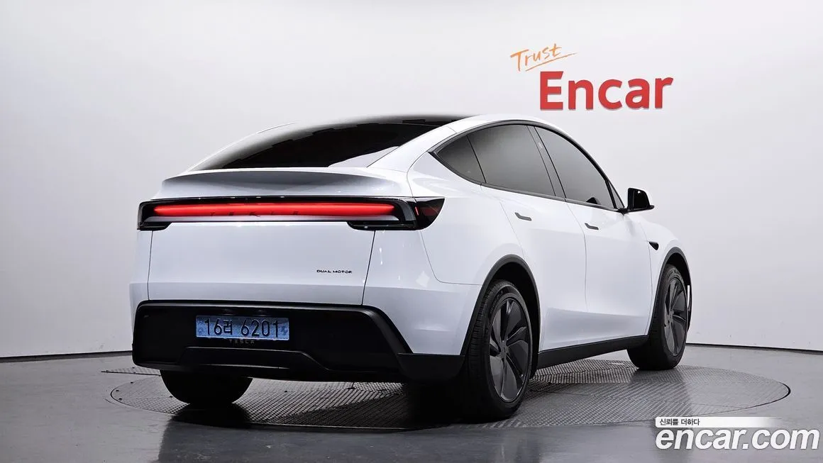 Tesla Model Y 2025 из KR, фото 2