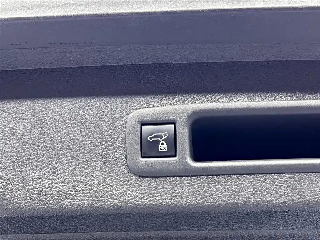 Toyota Sienna — фото 10