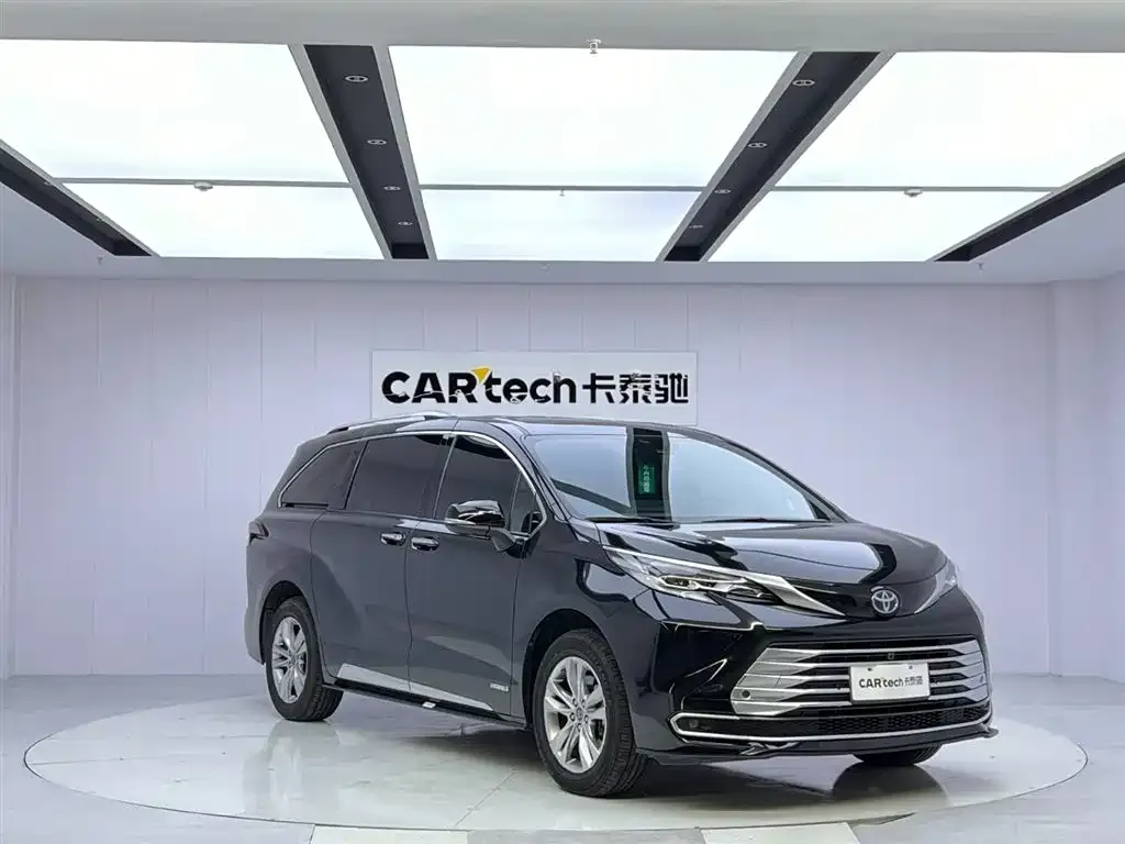 Toyota Sienna — фото 7