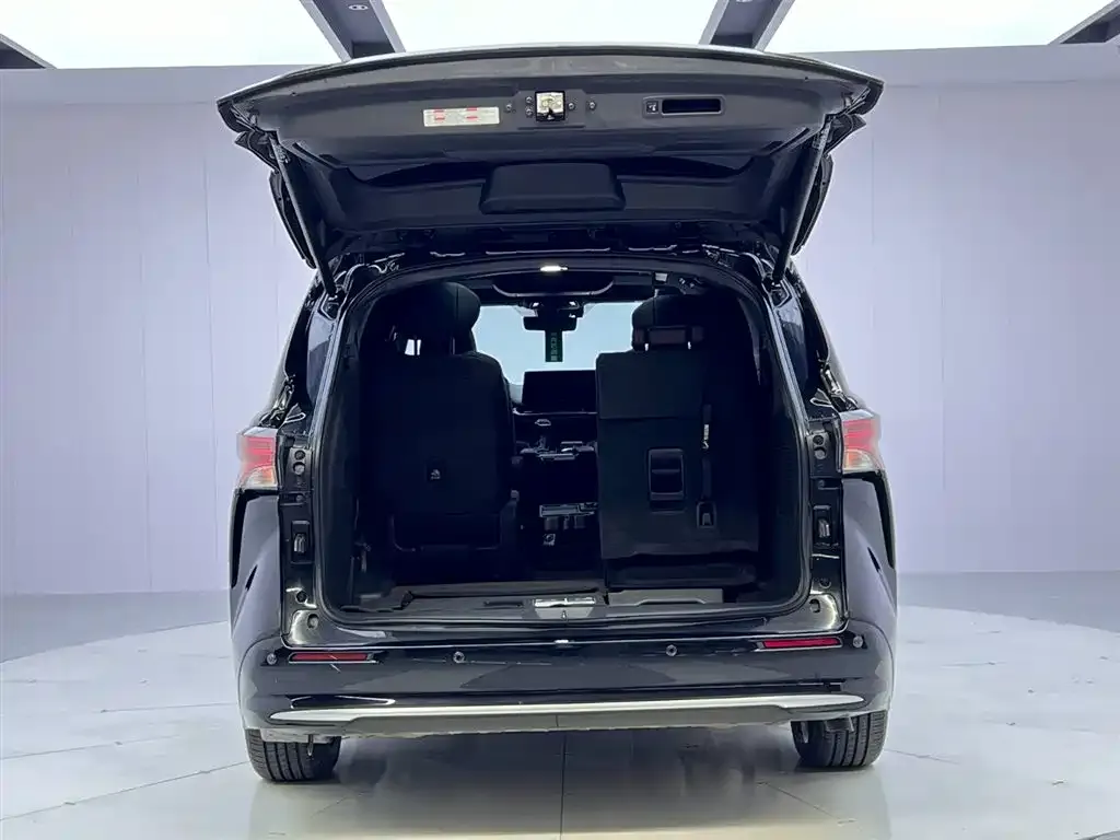 Toyota Sienna — фото 9