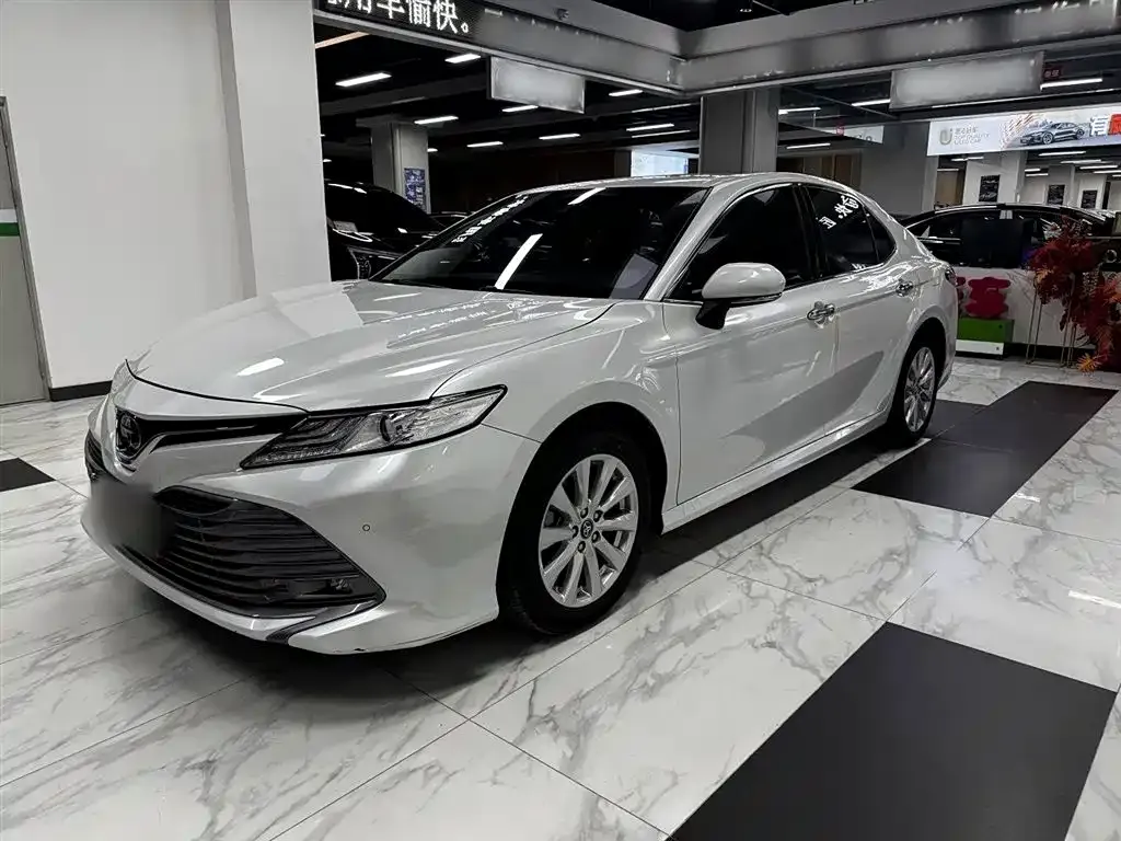 Toyota Camry 2021 из CN, фото 2