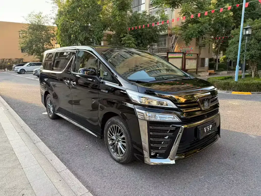 Toyota Vellfire — фото 3