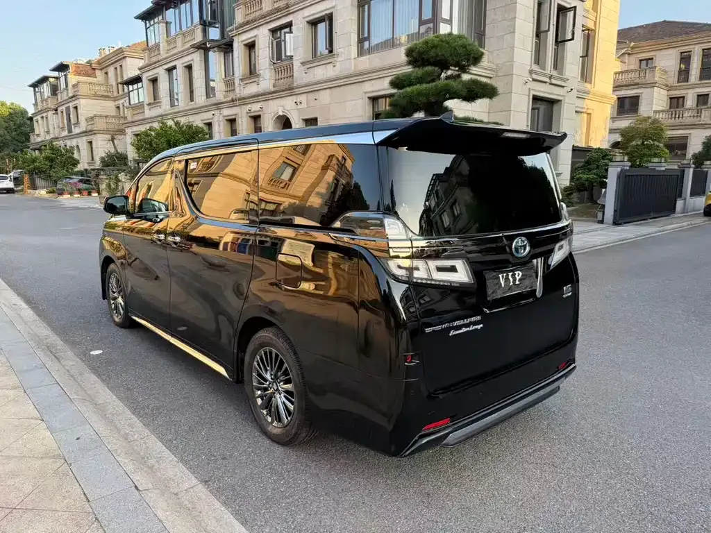 Toyota Vellfire — фото 5