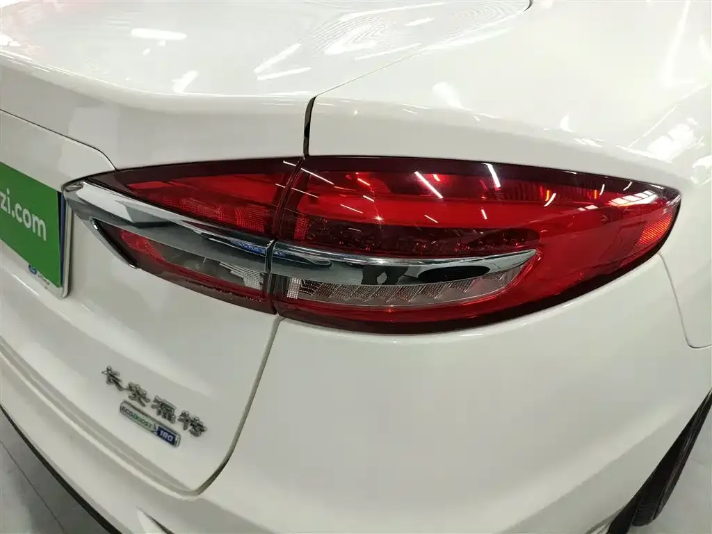 Ford Mondeo 2021 из CN, фото 8