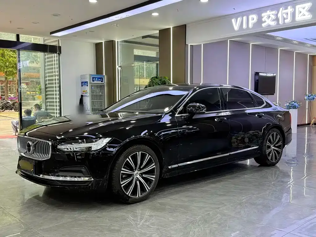 Volvo S90 — фото 1